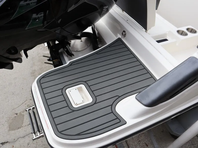 Slide: The Image of Bayliner Trophy T22CC 2023 - 6