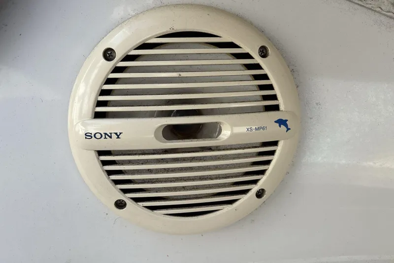 Slide: The Image of Sony XS-MP61 speaker on 2001 Four Winns 180 Horizon boat. - 14