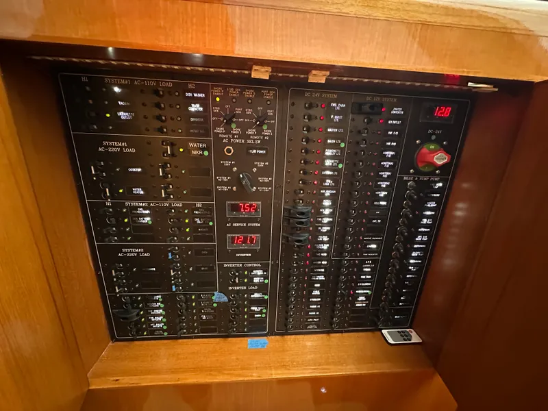 Slide: The Image of Ocean Alexander 58 Pilothouse 2008 - 21