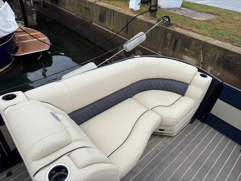 Slide: The Image of Barletta L25UE 2020 - 7