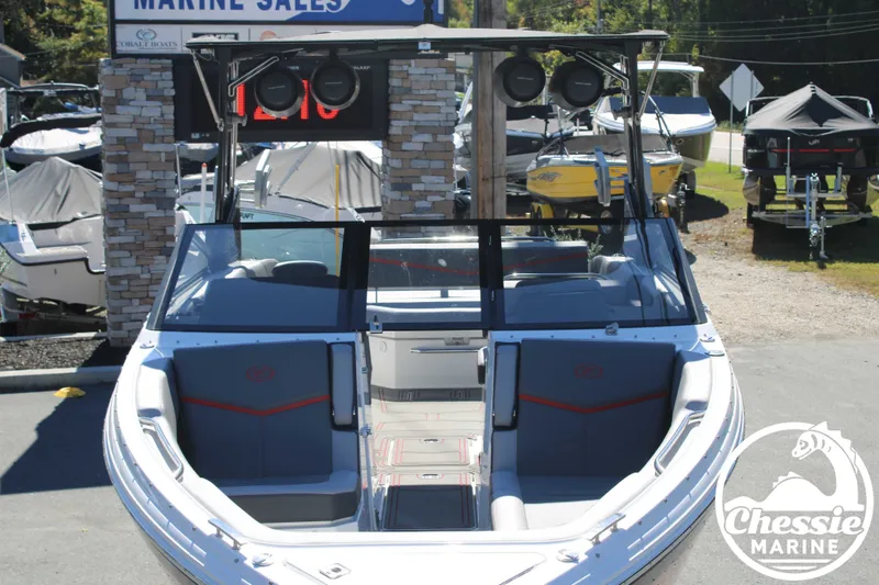 Slide: The Image of Cobalt R8 Surf 2024 - 10