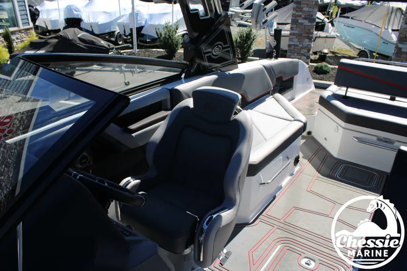 Slide: The Image of Cobalt R8 Surf 2024 - 19