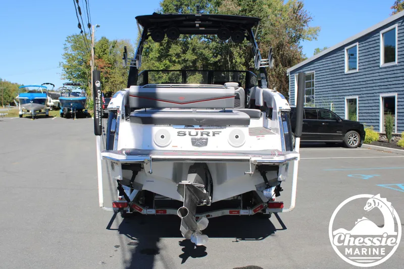 Slide: The Image of Cobalt R8 Surf 2024 - 4