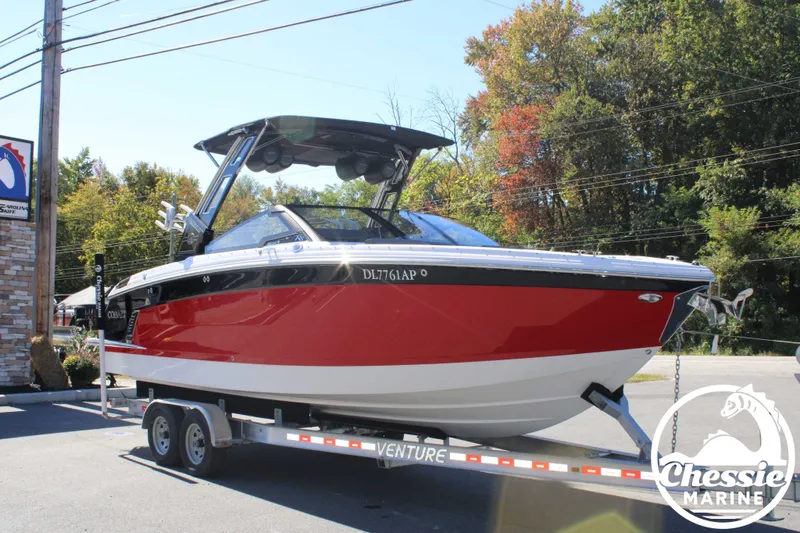 Slide: The Image of Cobalt R8 Surf 2024 - 8