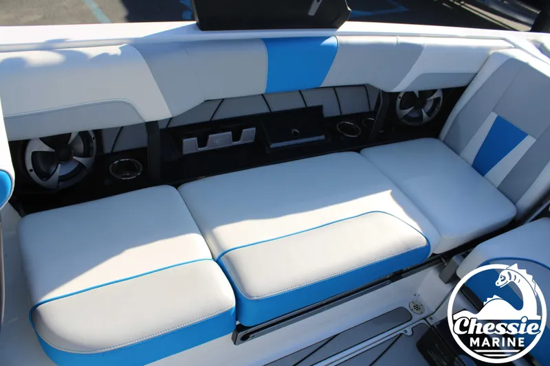 Slide: The Image of Malibu Wakesetter 23 LSV 2021 - 11