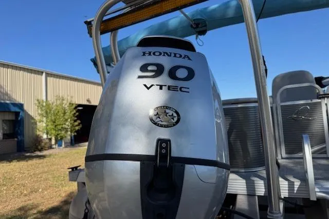 Slide: The Image of 2019 Qwest Edge 280 Cruise with Honda 90 VTEC outboard motor. - 11