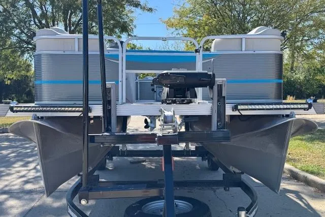 Slide: The Image of 2019 Qwest Edge 280 Cruise pontoon boat on trailer, viewed from the rear. - 23