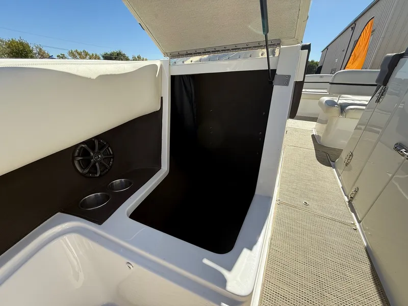 Slide: The Image of Cobalt R7 2015 - 13