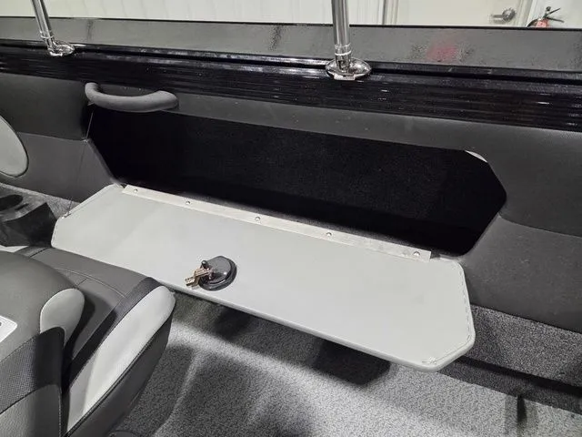 Slide: The Image of Lund 2075 Tyee Sport 2026 - 13