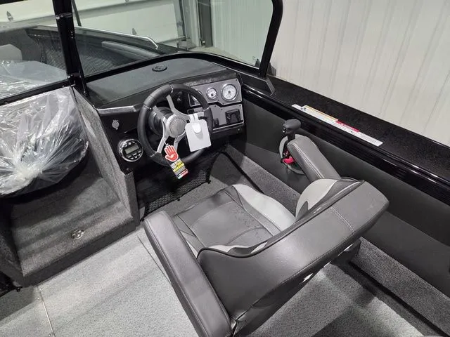 Slide: The Image of Lund 2075 Tyee Sport 2026 - 16