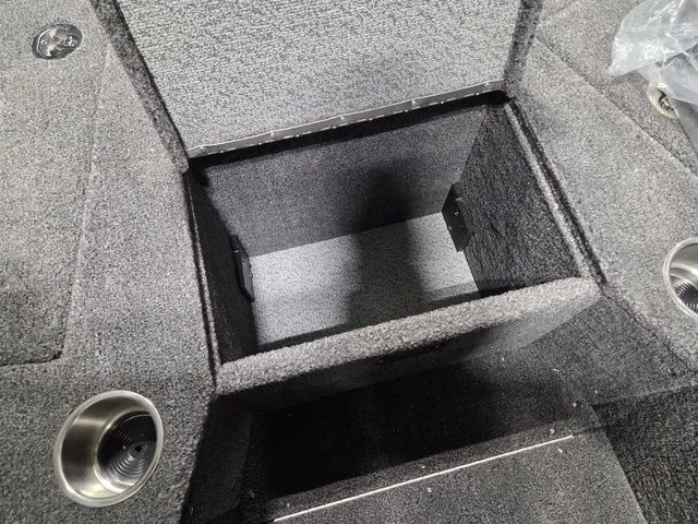 Slide: The Image of Lund 2075 Tyee Sport 2026 - 20