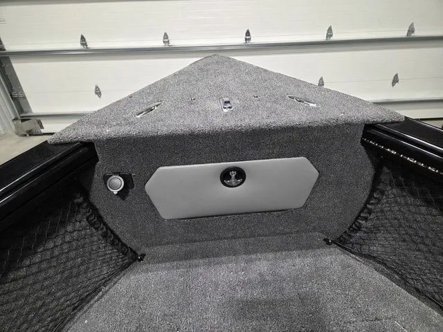 Slide: The Image of Lund 2075 Tyee Sport 2026 - 23