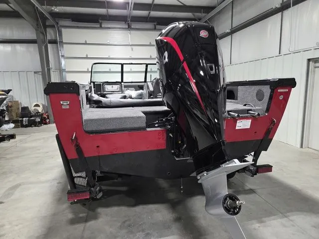 Slide: The Image of Lund 2075 Tyee Sport 2026 - 3