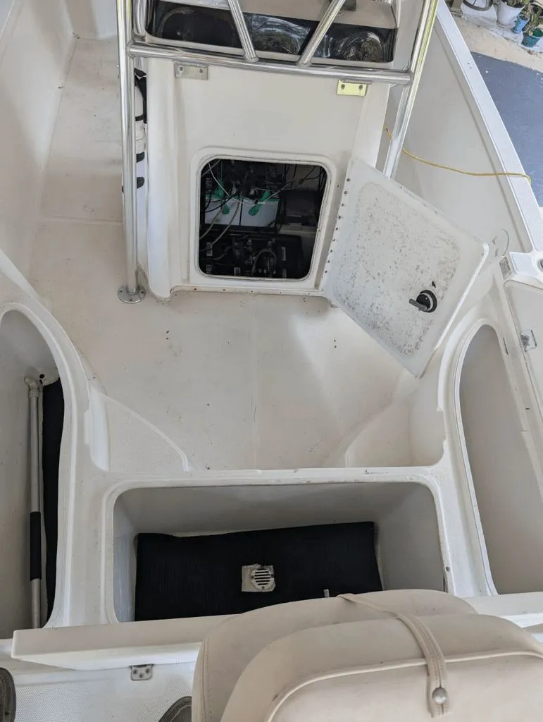 Slide: The Image of Triton 220 LTS 2008 - 3