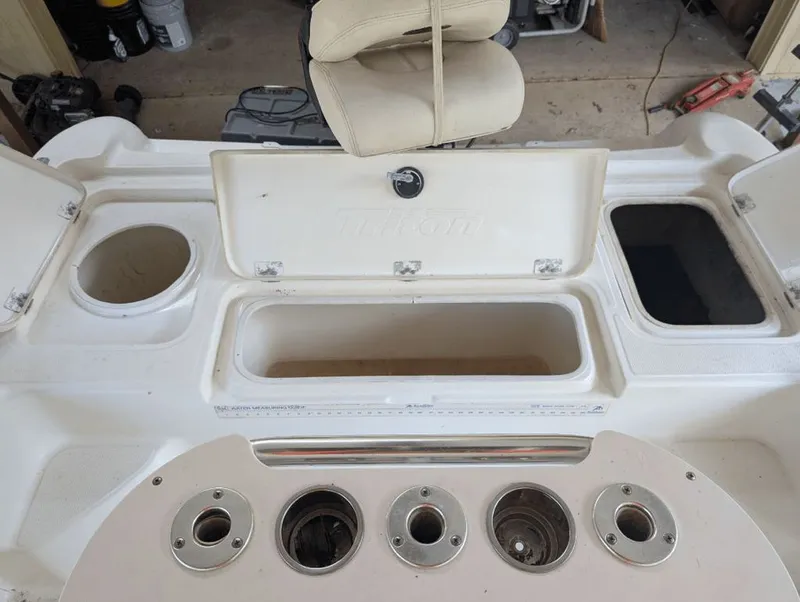 Slide: The Image of Triton 220 LTS 2008 - 4