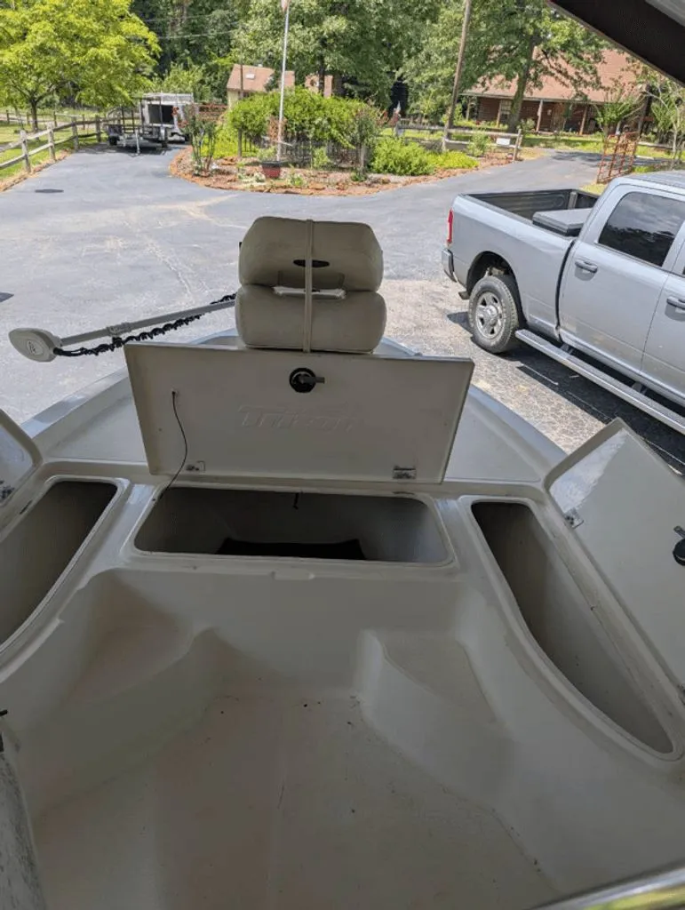 Slide: The Image of Triton 220 LTS 2008 - 6