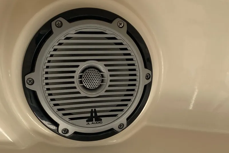 Slide: The Image of Boston Whaler 320 Vantage 2017 - 52