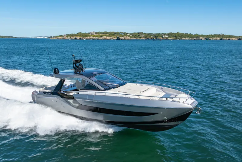 Slide: The Image of Azimut Verve 47 2023 - 2