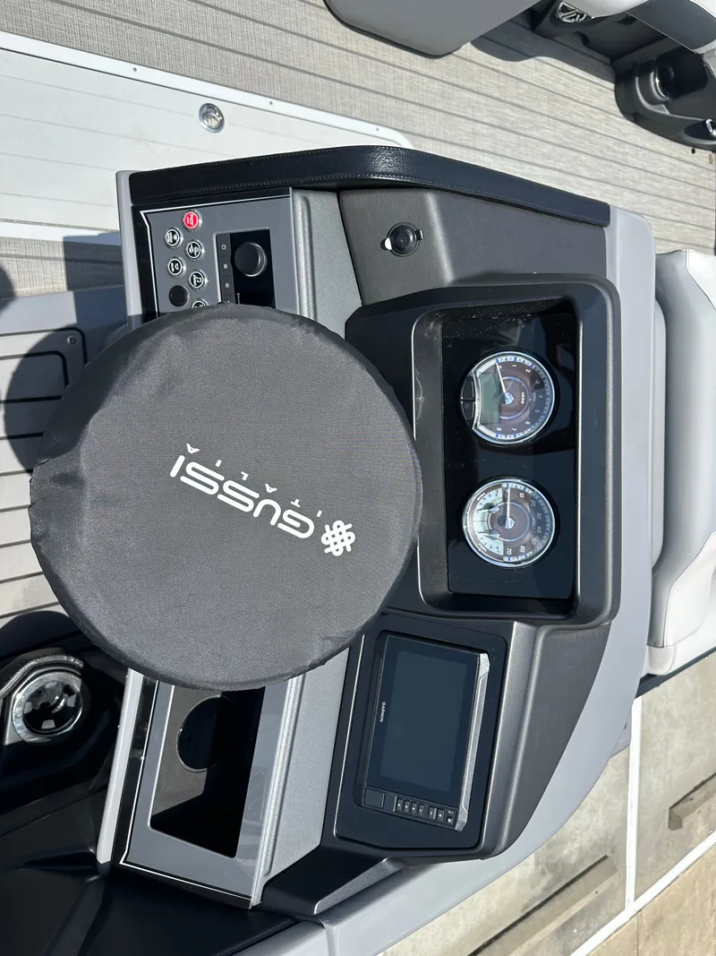 Slide: The Image of Avalon Catalina Versatile Rear Bench - 23' 2025 - 20