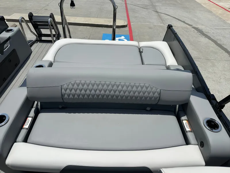 Slide: The Image of Avalon Catalina Versatile Rear Bench - 23' 2025 - 28