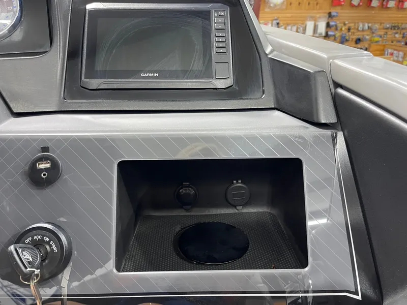 Slide: The Image of Avalon CAT VRB25T 2025 - 12