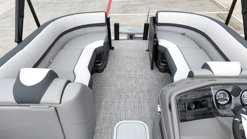 Slide: The Image of Avalon LSZ Quad Lounge - 25' 2025 - 13