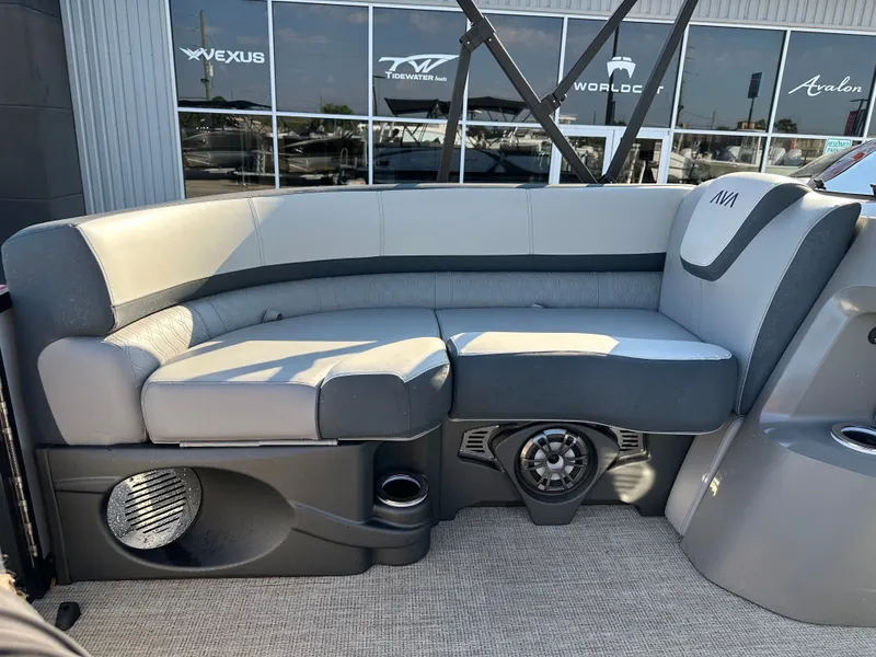 Slide: The Image of Avalon LSZ Quad Lounge Shift - 23' 2025 - 12