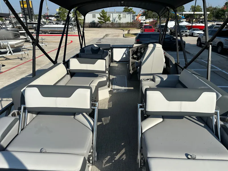 Slide: The Image of Avalon LSZ Quad Lounge Shift - 23' 2025 - 34