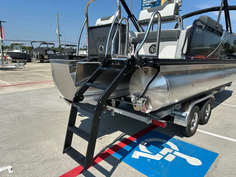 Slide: The Image of Avalon LSZ Quad Lounge Shift - 23' 2025 - 13