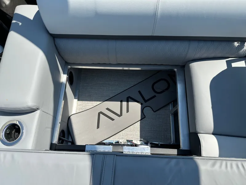 Slide: The Image of Avalon LSZ Quad Lounge Shift - 23' 2025 - 38