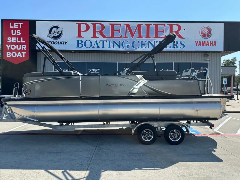 The Image of Avalon LSZ Quad Lounge Shift - 23' 2025 - 1