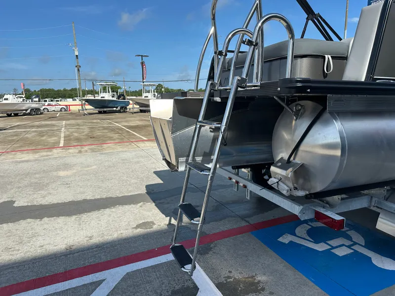 Slide: The Image of Avalon LSZ VRB23T 2025 - 12