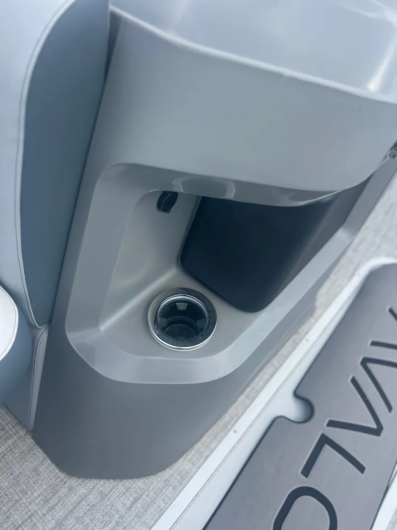 Slide: The Image of Avalon LSZ VRB23T DX 2025 - 24