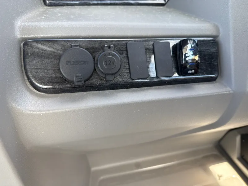 Slide: The Image of Avalon LSZ VRB25T 2025 - 18