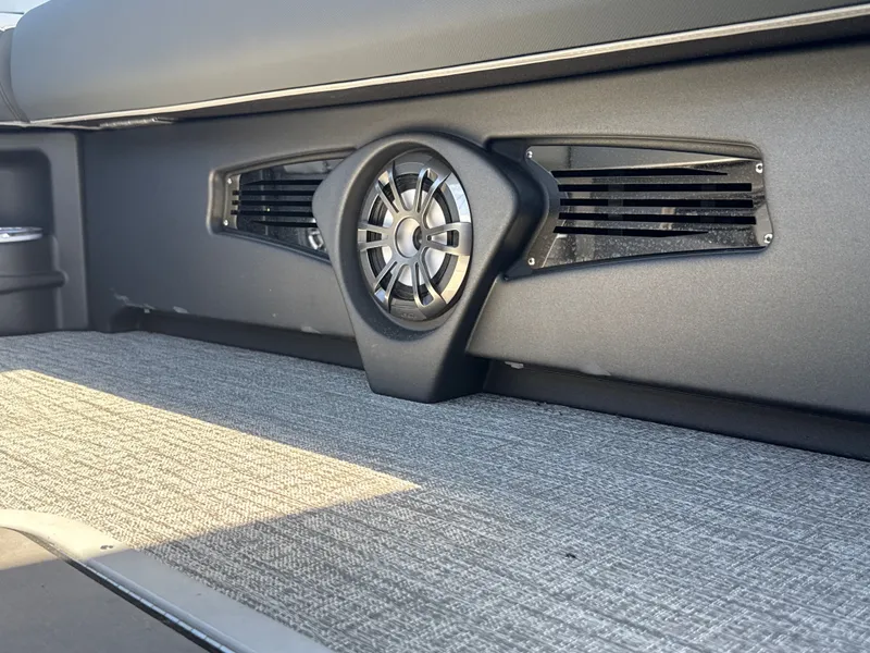 Slide: The Image of Avalon LSZ VRB25T 2025 - 25