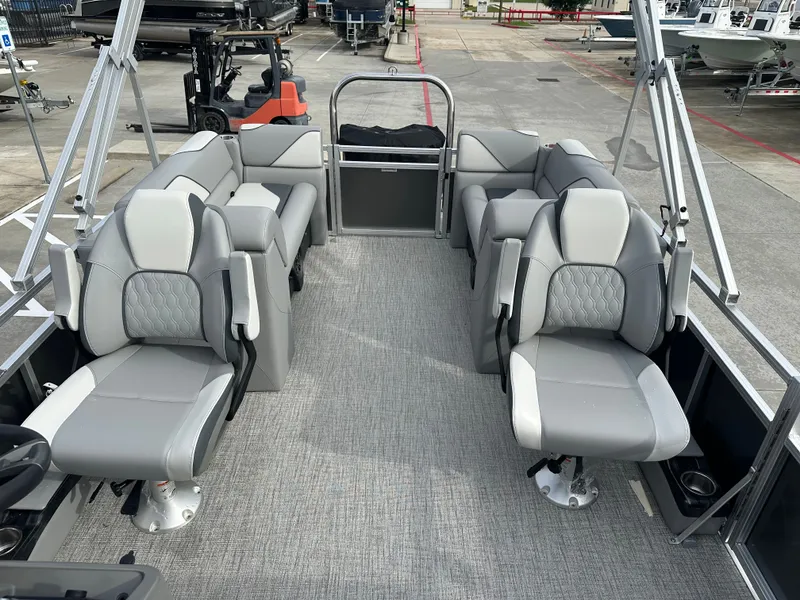 Slide: The Image of Avalon Venture Quad Lounge - 21' 2025 - 17