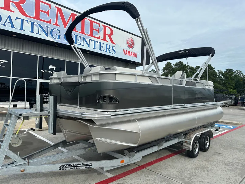 Slide: The Image of Avalon Venture Quad Lounge - 21' 2025 - 3