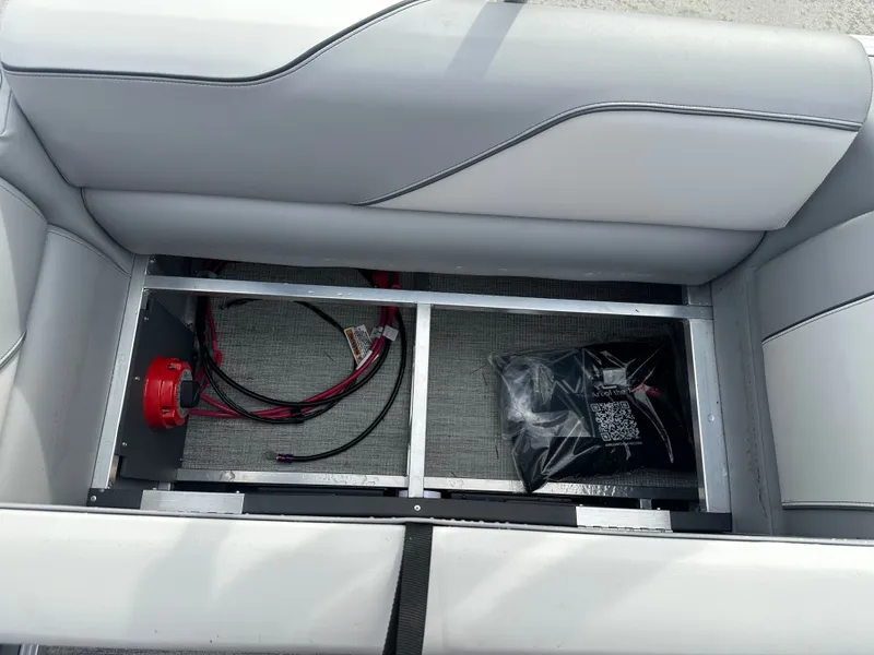 Slide: The Image of Avalon Venture Quad Lounge - 21' 2025 - 30