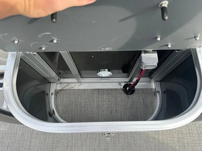 Slide: The Image of Avalon Venture Quad Lounge - 21' 2025 - 32