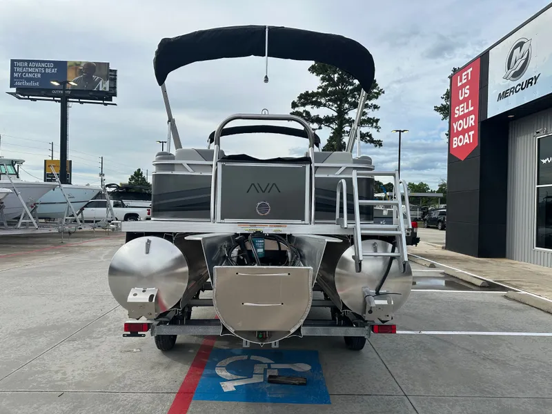 Slide: The Image of Avalon Venture Quad Lounge - 21' 2025 - 9