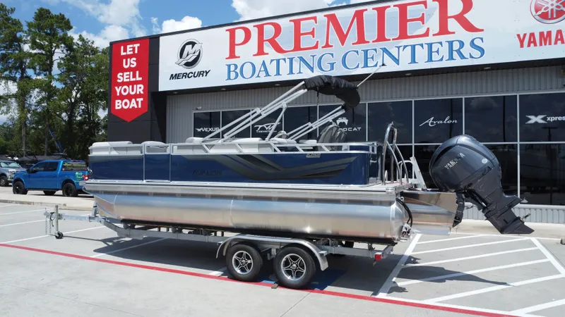 Slide: The Image of Avalon Venture Rear Fish - 21' 2026 - 3