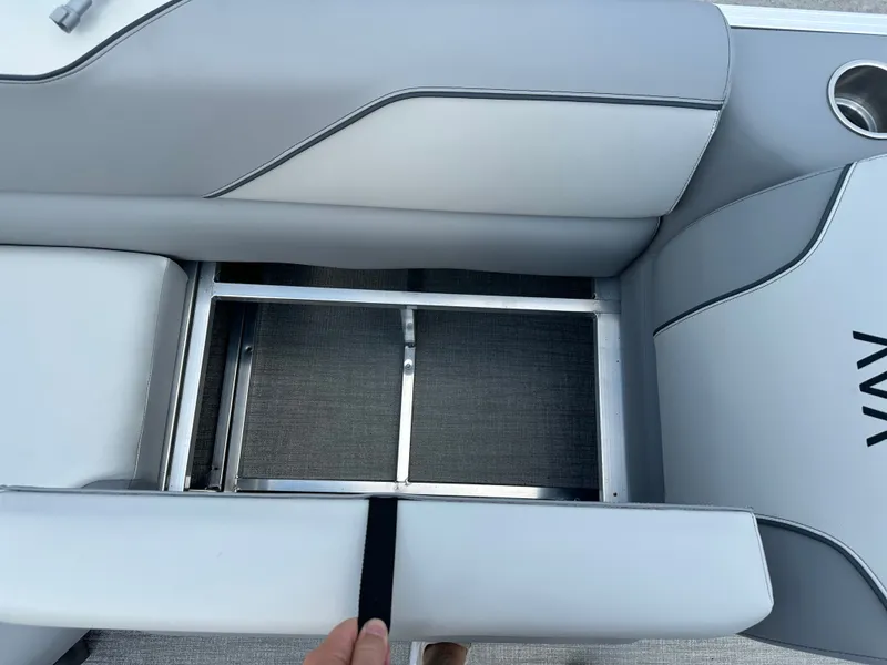 Slide: The Image of Avalon VNT RF21T 2026 - 19