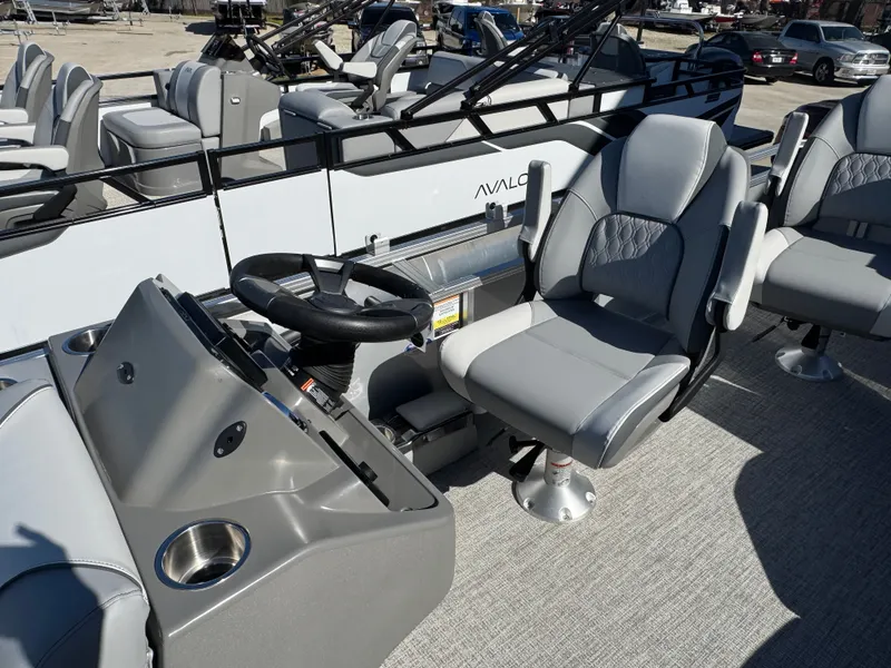 Slide: The Image of Avalon Venture Rear Fish - 21' 2025 - 10