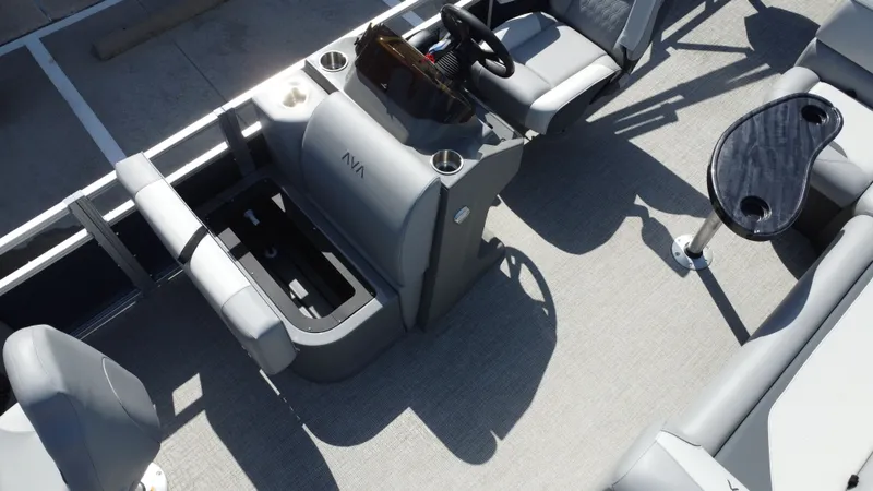 Slide: The Image of Avalon Venture 85 Rear Fish - 21' 2025 - 26