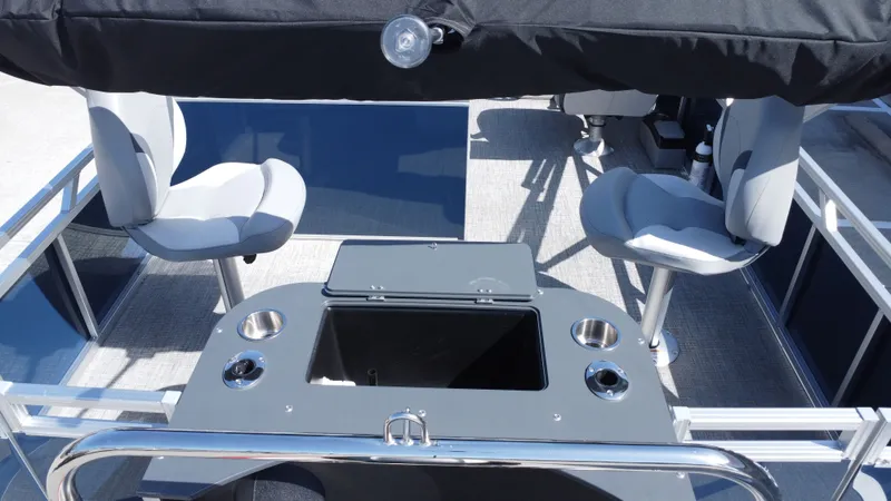 Slide: The Image of Avalon Venture 85 Rear Fish - 21' 2025 - 27