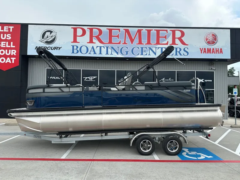 The Image of Avalon Venture 85 Quad Lounge - 23' 2025 - 1