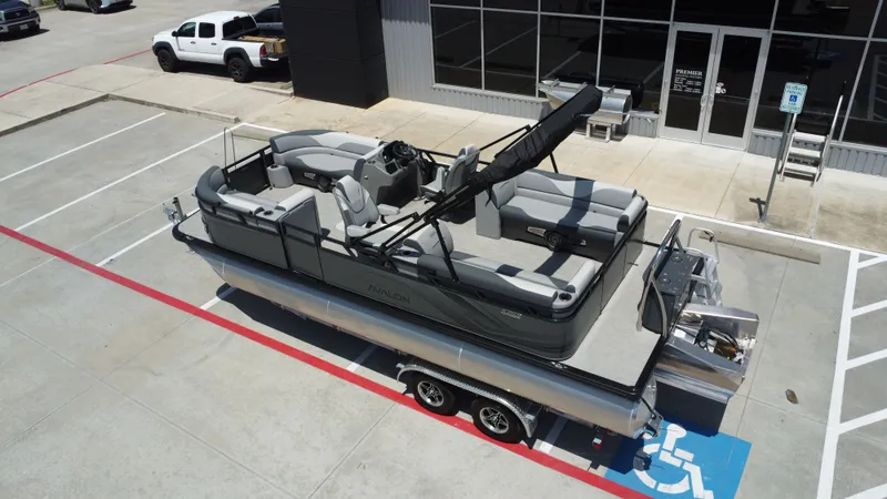 Slide: The Image of Avalon VNT85 QL23T 2025 - 17