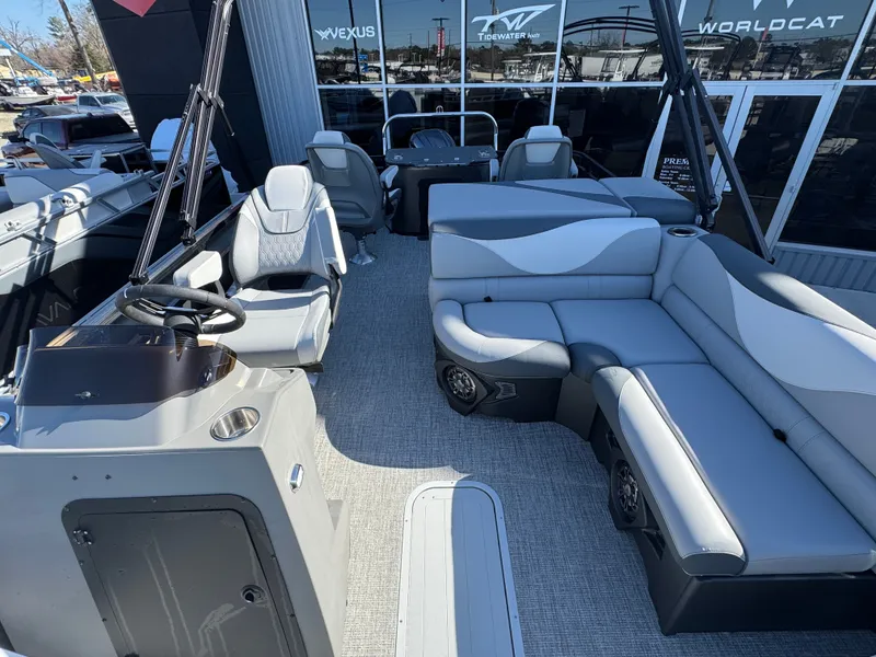 Slide: The Image of Avalon Venture 85 Rear Fish - 23' 2025 - 7