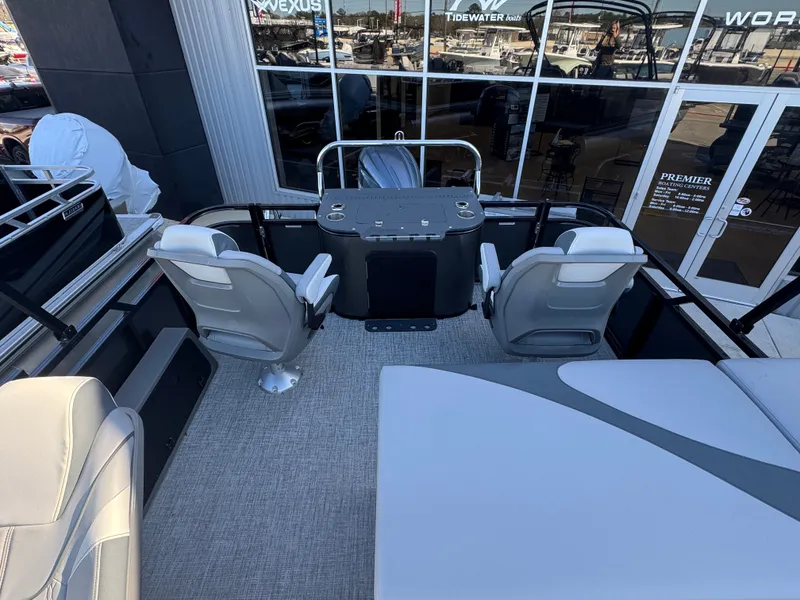 Slide: The Image of Avalon Venture 85 Rear Fish - 23' 2025 - 8