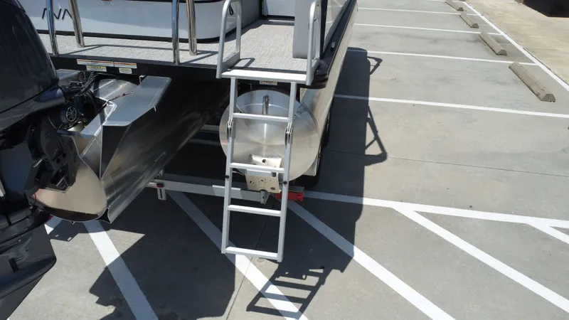 Slide: The Image of Avalon VNT85 VRB23T 2025 - 24